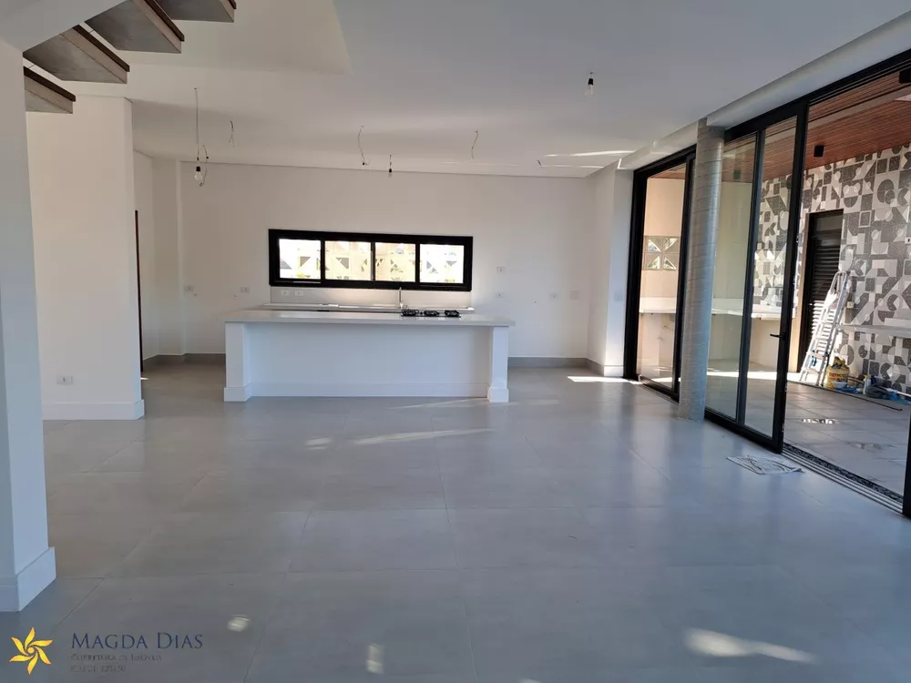 Casa à venda com 5 quartos, 312m² - Foto 11