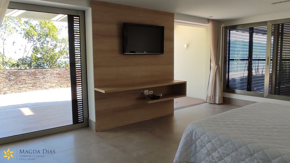 Casa à venda e aluguel com 7 quartos, 980m² - Foto 1