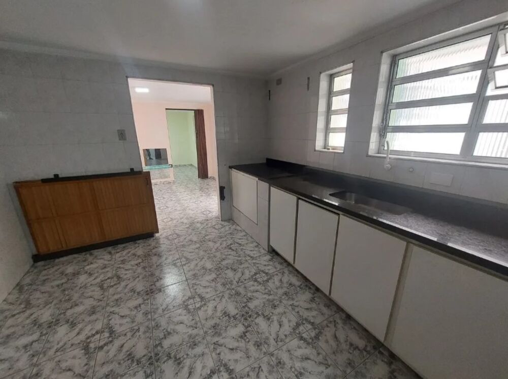 Casa à venda com 6 quartos, 238m² - Foto 9