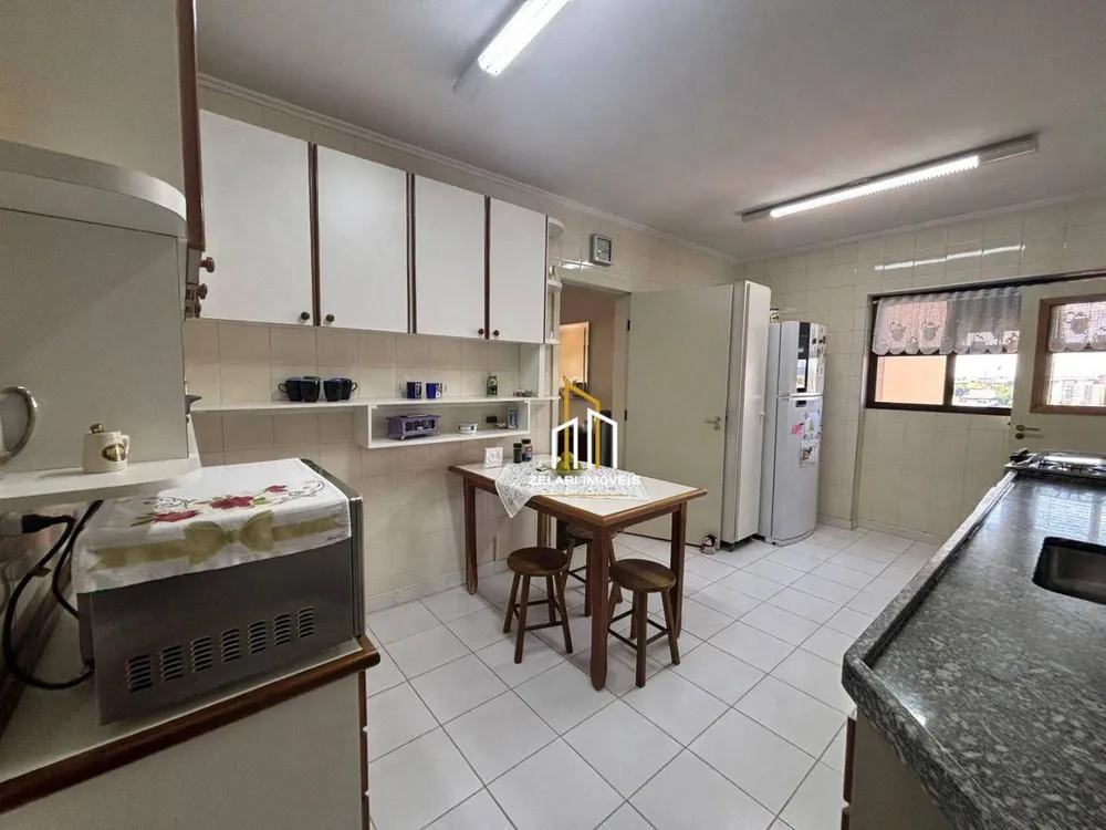 Apartamento, 3 quartos, 238 m² - Foto 2