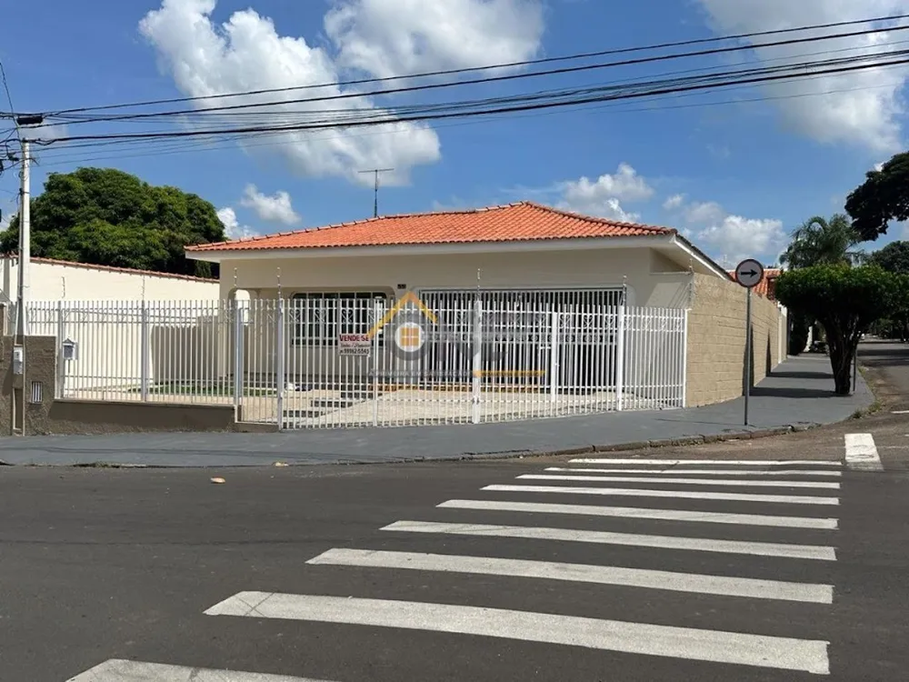 Casa, 4 quartos, 232 m² - Foto 1