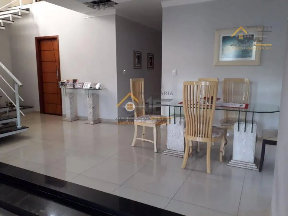 Casa, 3 quartos, 240 m² - Foto 8