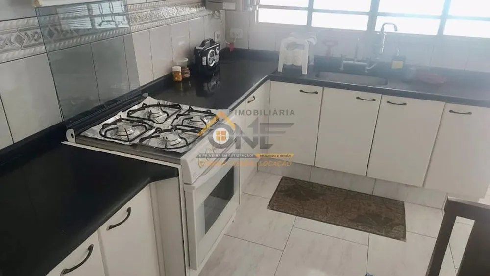 Casa, 3 quartos, 208 m² - Foto 1