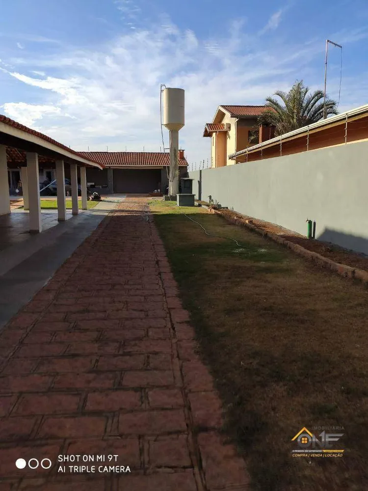 Chácara, 4 quartos, 1000 m² - Foto 1