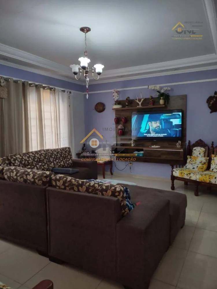 Casa, 3 quartos, 240 m² - Foto 1