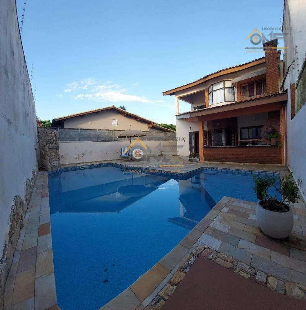 Casa, 3 quartos, 218 m² - Foto 1