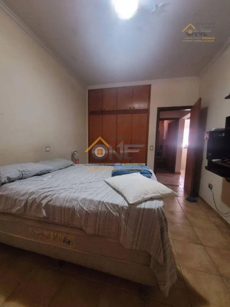 Casa, 5 quartos, 240 m² - Foto 13