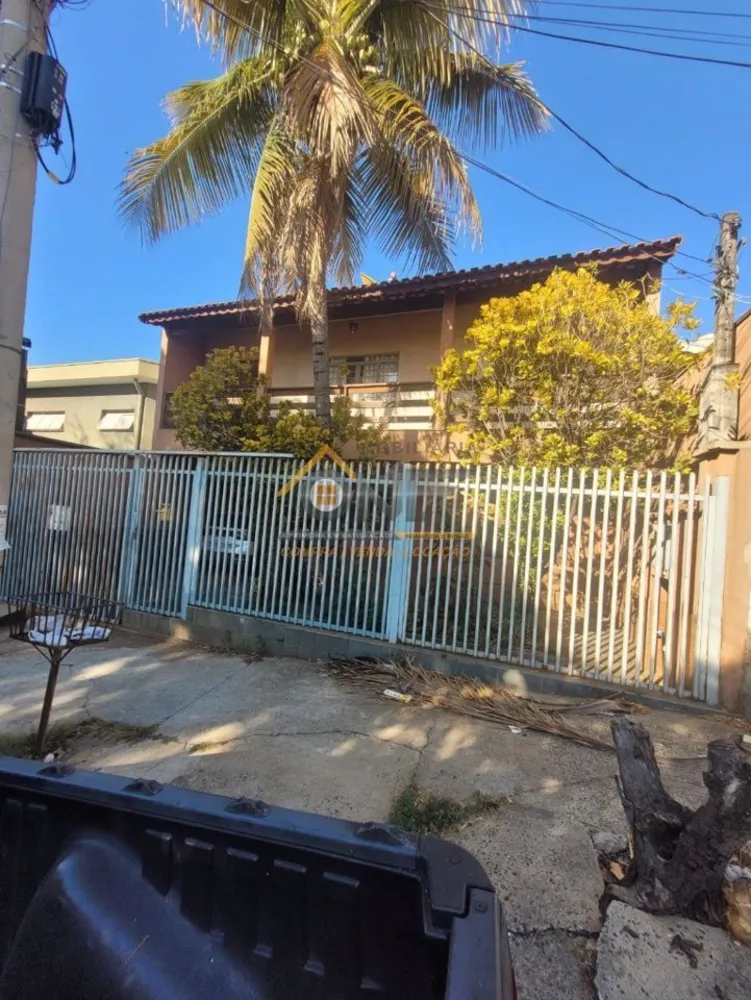 Casa, 5 quartos, 240 m² - Foto 1