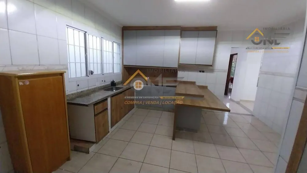 Casa, 3 quartos, 188 m² - Foto 2