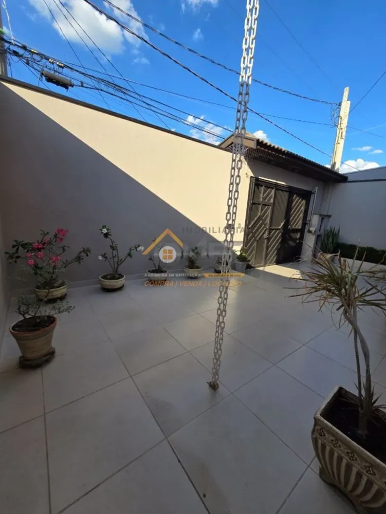Casa, 3 quartos, 228 m² - Foto 2
