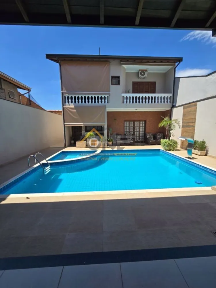 Casa, 3 quartos, 228 m² - Foto 1