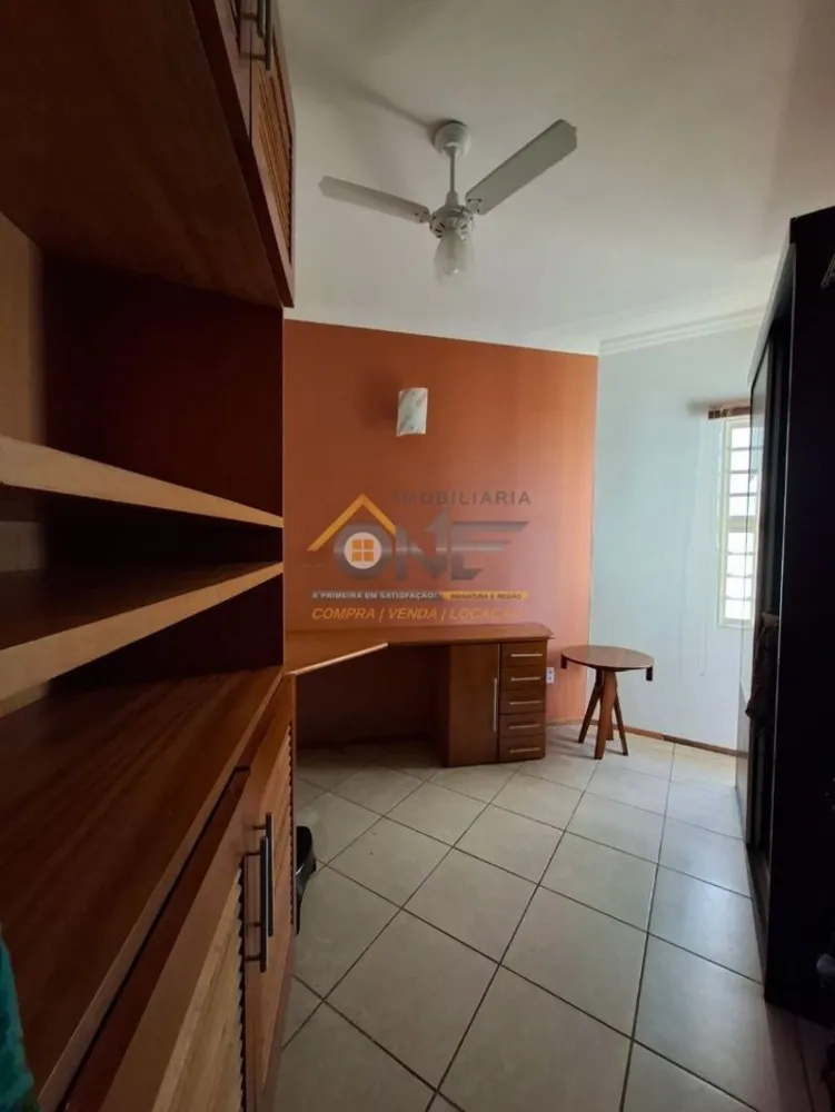 Casa, 6 quartos, 187 m² - Foto 3