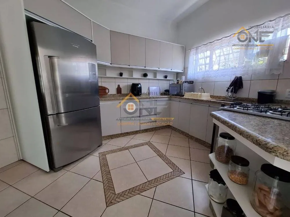 Casa, 6 quartos, 187 m² - Foto 8
