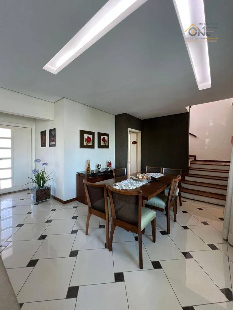 Sobrado, 3 quartos, 249 m² - Foto 3