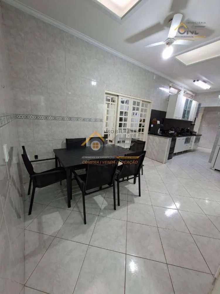 Casa, 3 quartos, 175 m² - Foto 1