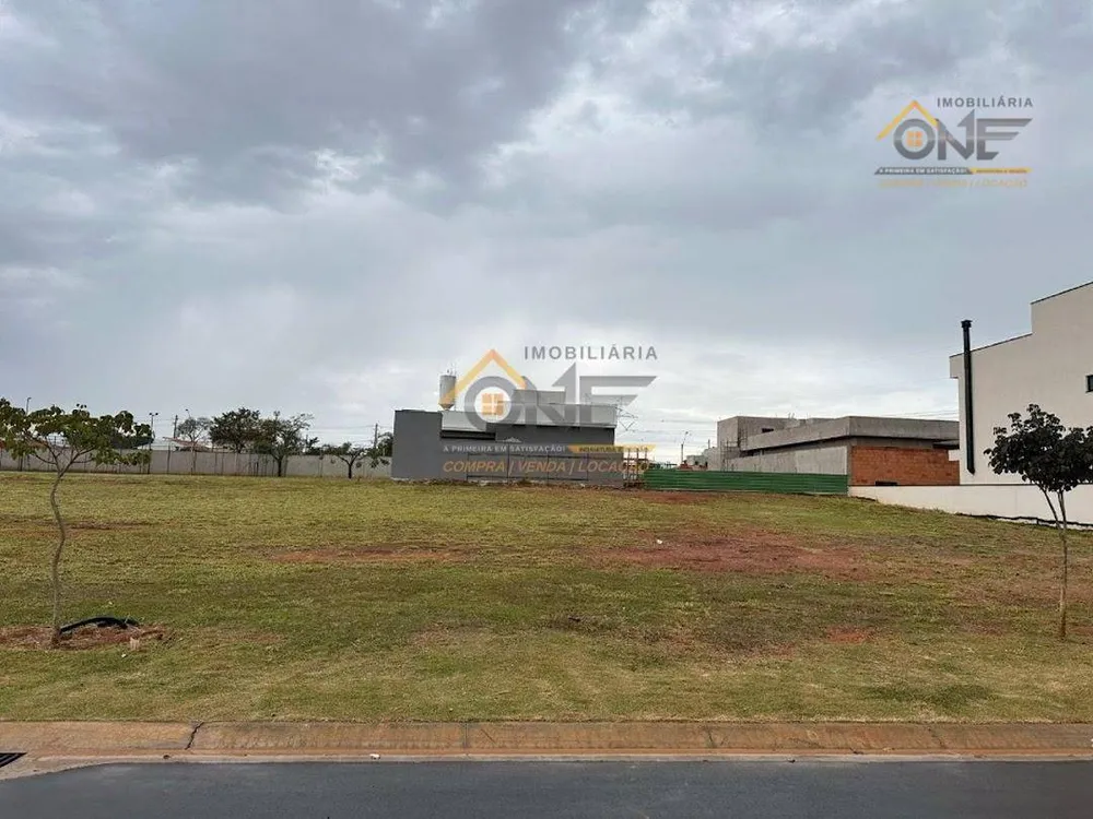Loteamento e Condomínio, 360 m² - Foto 1