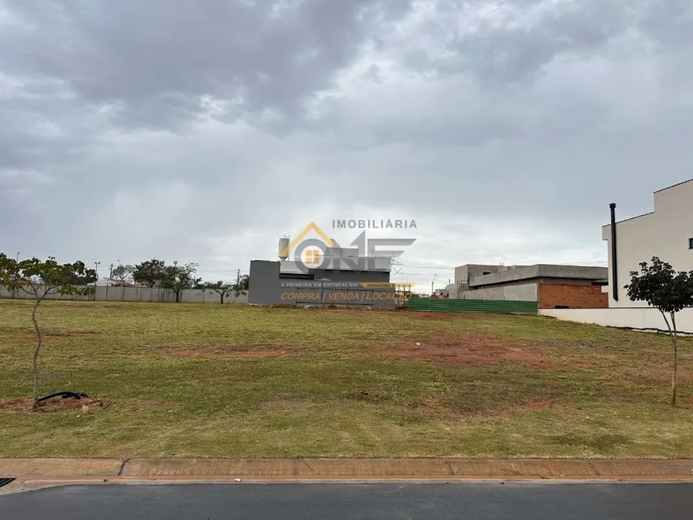 Loteamento e Condomínio, 360 m² - Foto 1