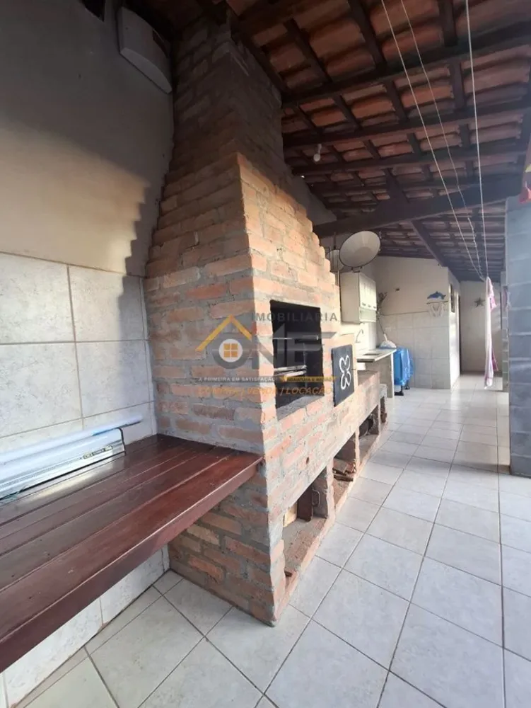 Casa, 2 quartos, 210 m² - Foto 1