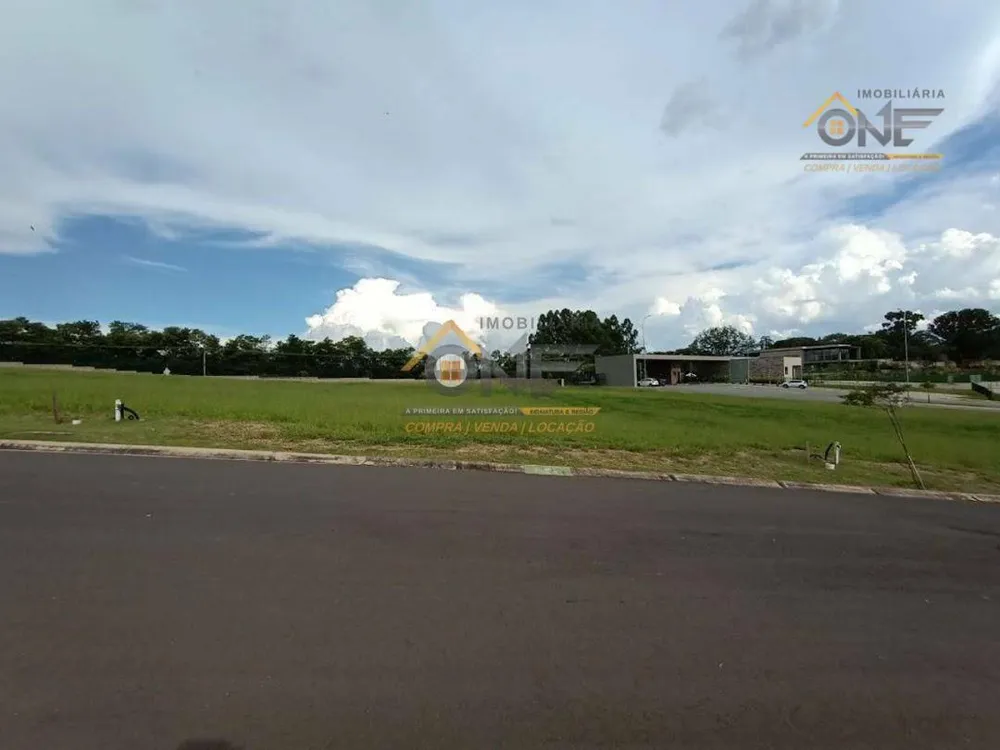 Loteamento e Condomínio, 1040 m² - Foto 1