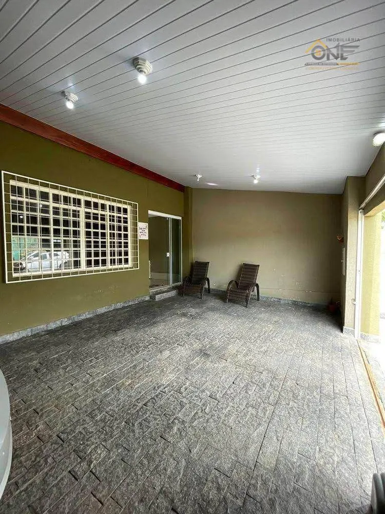 Casa, 3 quartos, 197 m² - Foto 2
