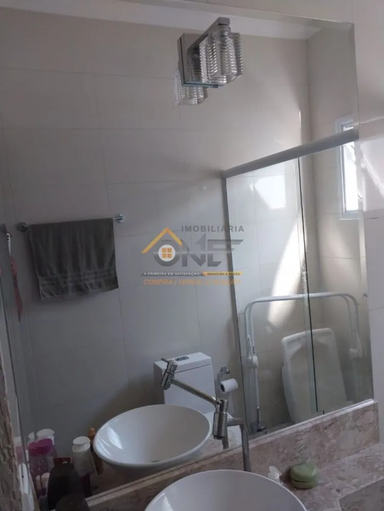 Casa, 4 quartos, 185 m² - Foto 1
