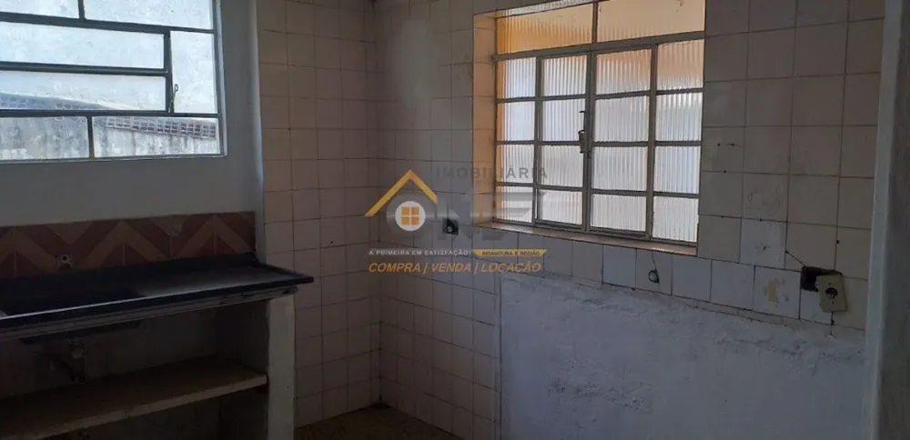 Casa, 6 quartos, 180 m² - Foto 1