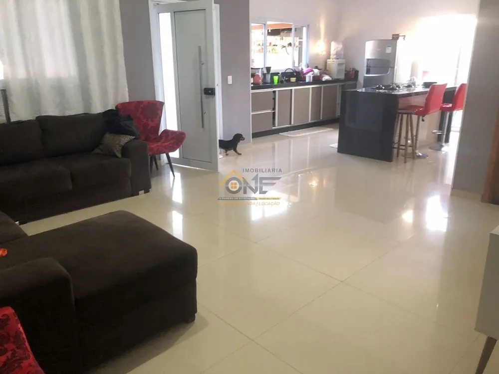 Casa, 3 quartos, 180 m² - Foto 1