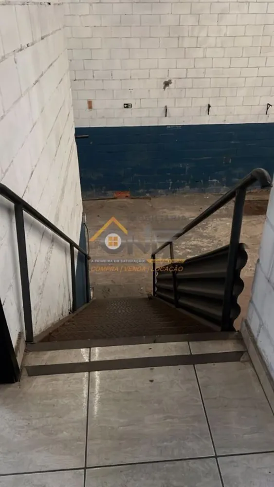 Depósito-Galpão, 243 m² - Foto 1