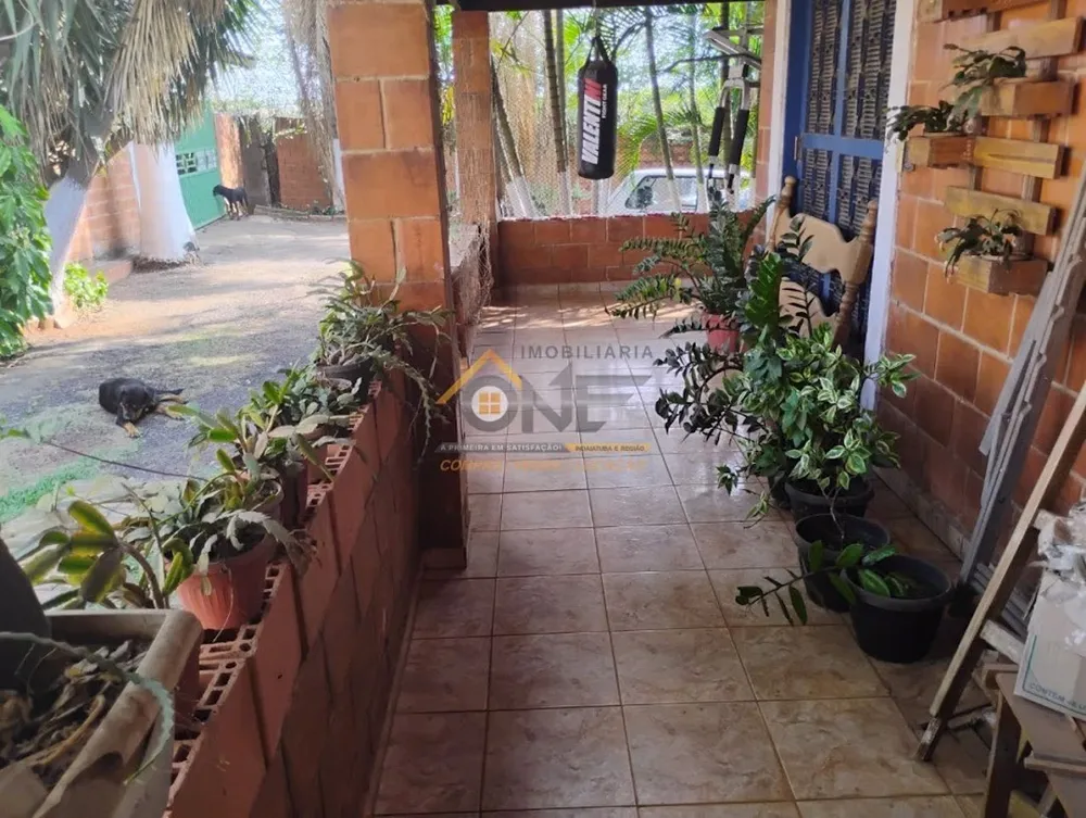 Chácara, 3 quartos, 1680 m² - Foto 1