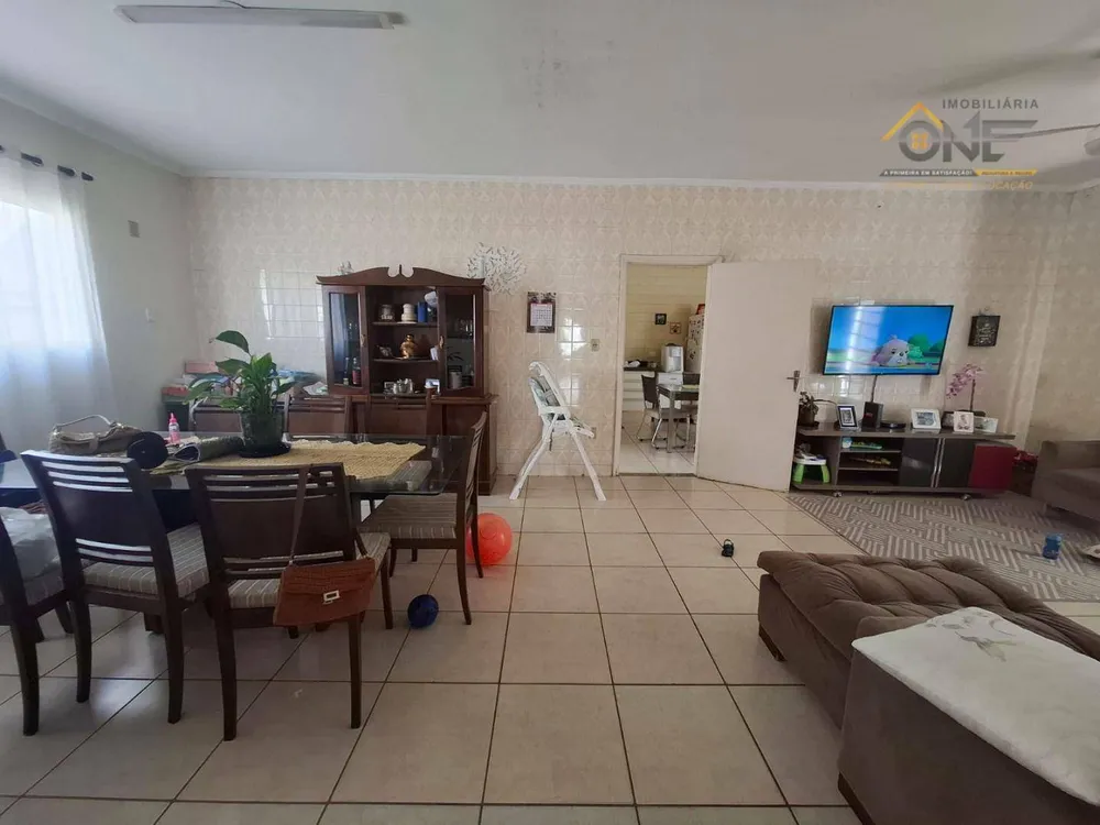 Casa, 3 quartos, 225 m² - Foto 1
