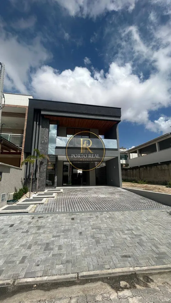 Casa, 4 quartos, 253 m² - Foto 1