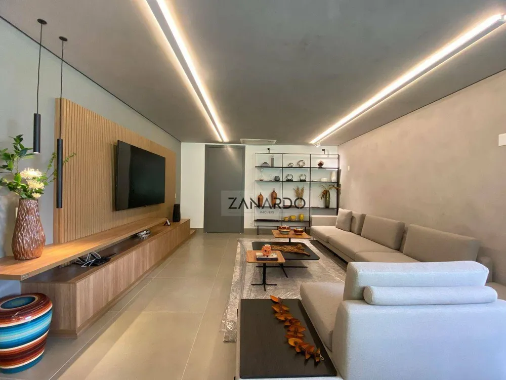 Casa, 5 quartos, 260 m² - Foto 1