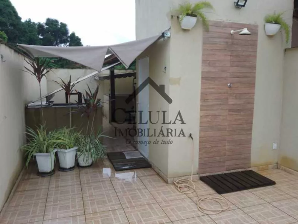 Casa de Condomínio à venda com 3 quartos, 220m² - Foto 4