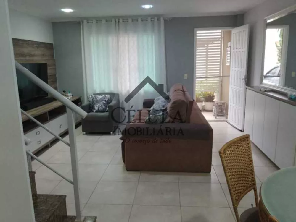 Casa de Condomínio à venda com 3 quartos, 220m² - Foto 2