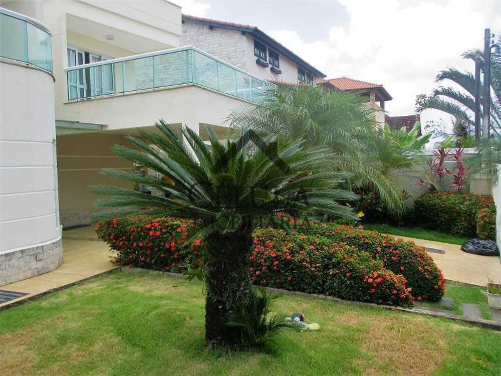 Casa de Condomínio à venda com 4 quartos, 563m² - Foto 2