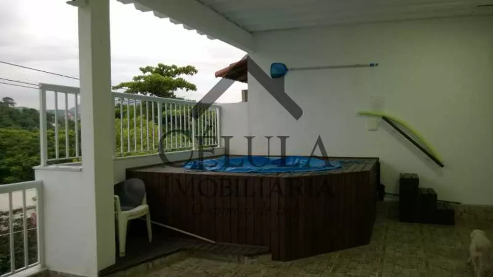 Casa de Condomínio à venda com 3 quartos, 251m² - Foto 2