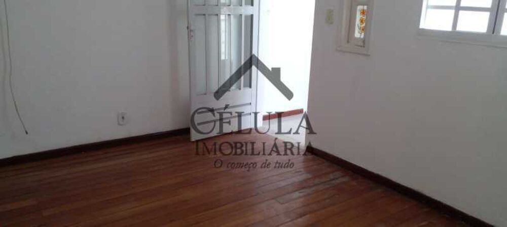 Casa à venda com 4 quartos, 79m² - Foto 1