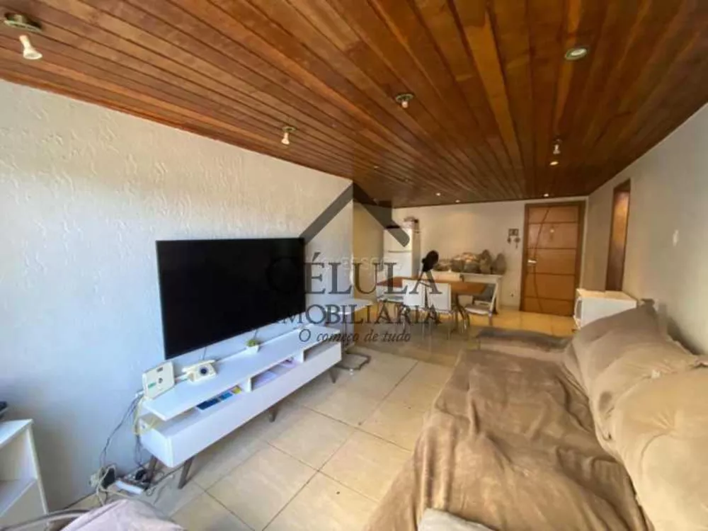 Apartamento à venda com 2 quartos, 61m² - Foto 2