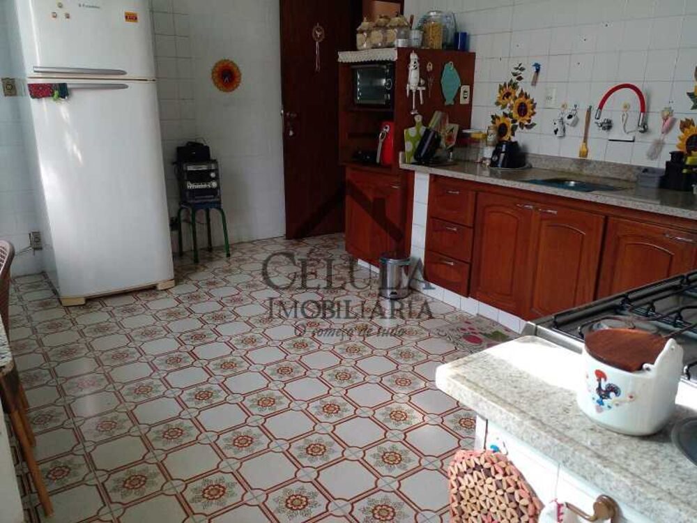 Casa, 6 quartos, 357 m² - Foto 1
