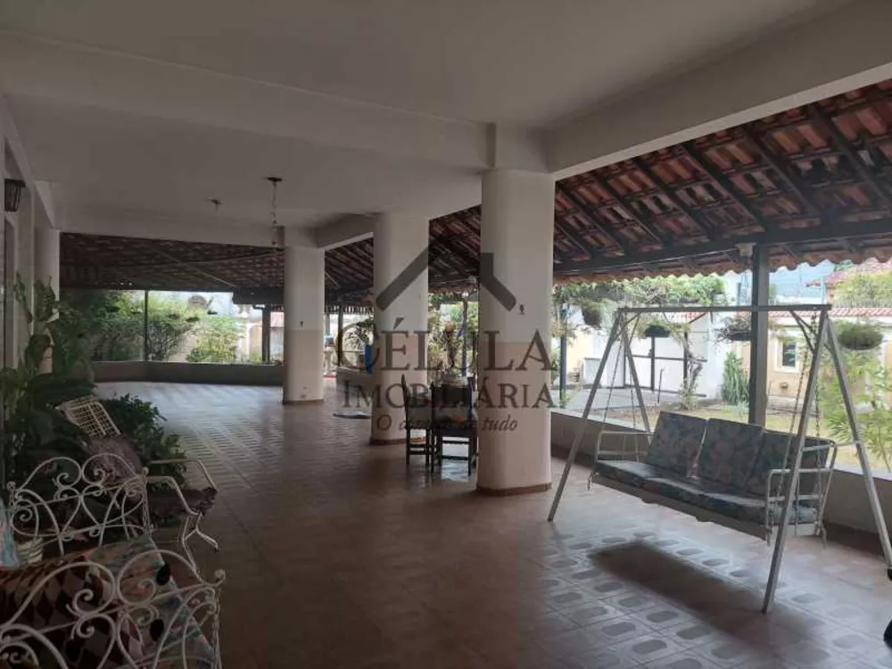 Casa à venda com 4 quartos, 670m² - Foto 1