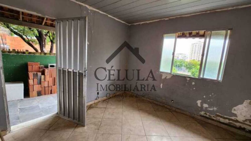 Casa à venda com 3 quartos, 60m² - Foto 1