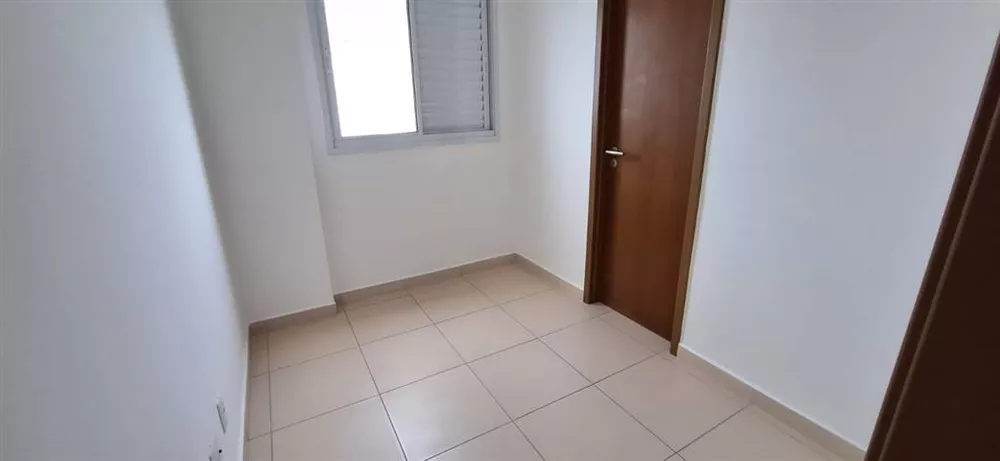 Apartamento à venda com 3 quartos, 111m² - Foto 3