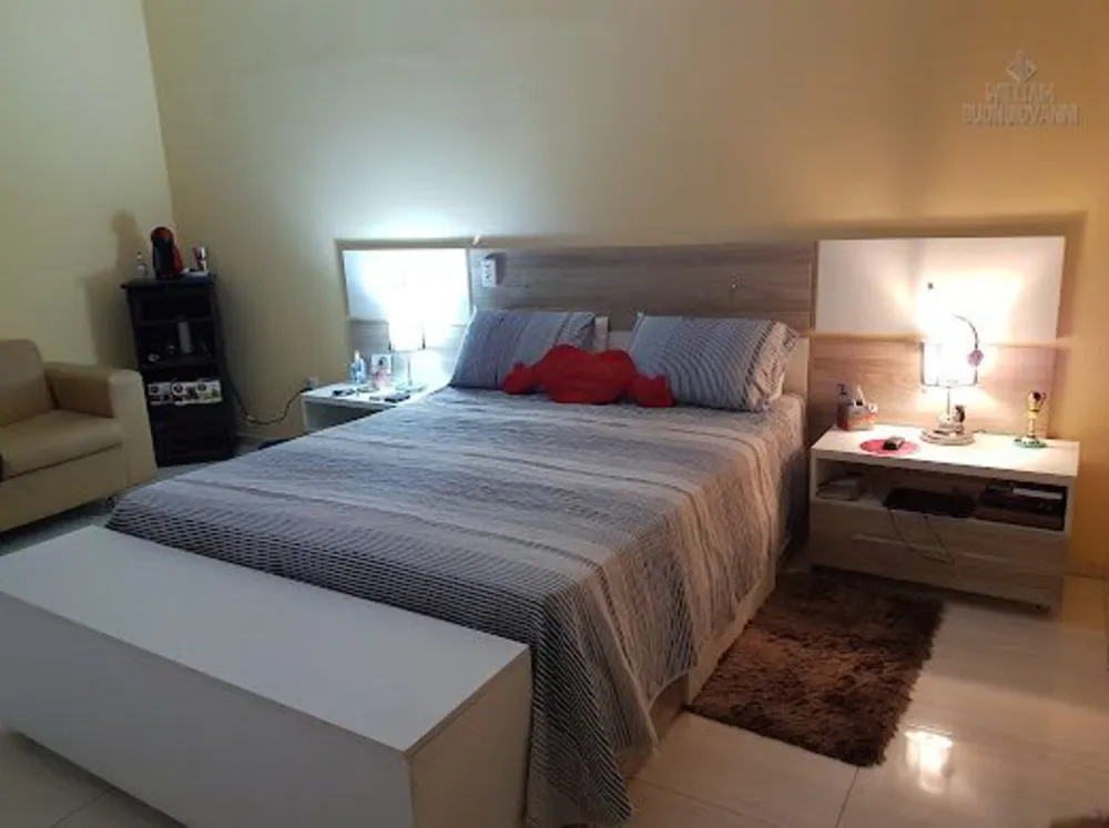 Casa, 5 quartos, 235 m² - Foto 1