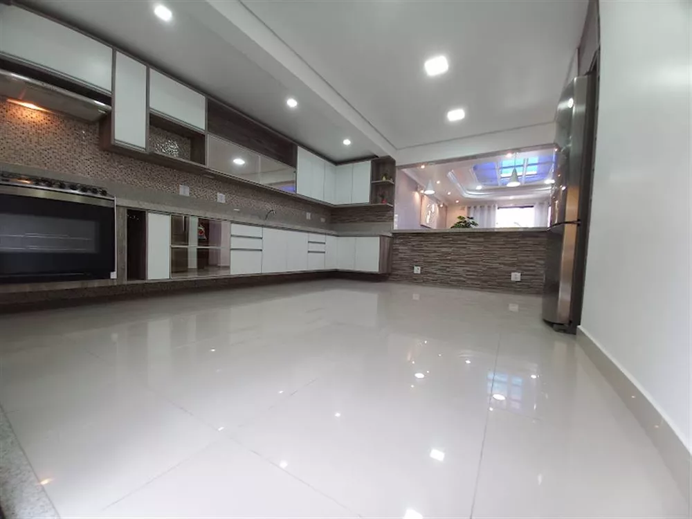 Casa à venda com 5 quartos, 450m² - Foto 3