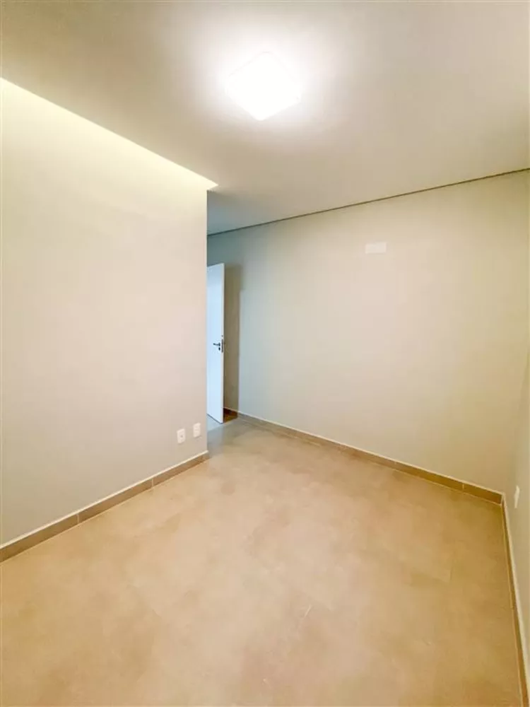 Apartamento para alugar com 2 quartos, 64m² - Foto 11