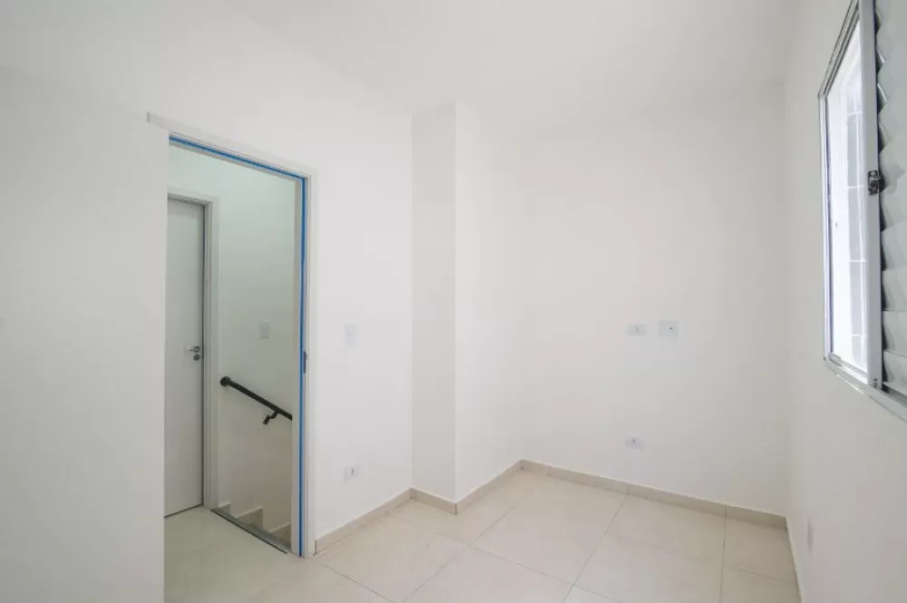 Casa à venda com 2 quartos, 45m² - Foto 8