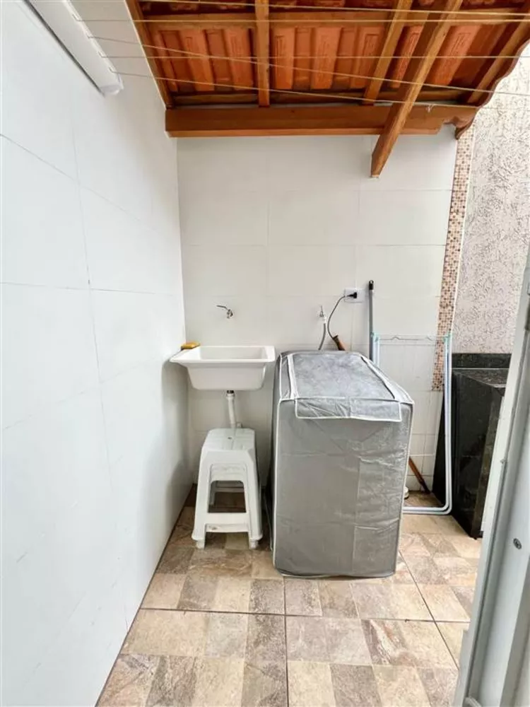 Casa à venda com 2 quartos, 67m² - Foto 12