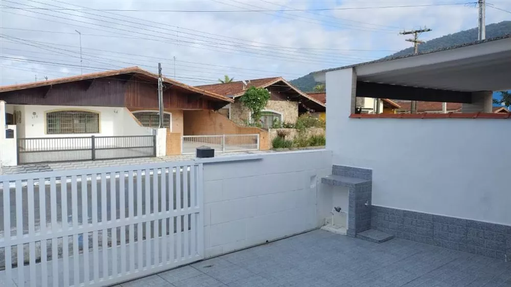 Casa à venda com 2 quartos, 90m² - Foto 1