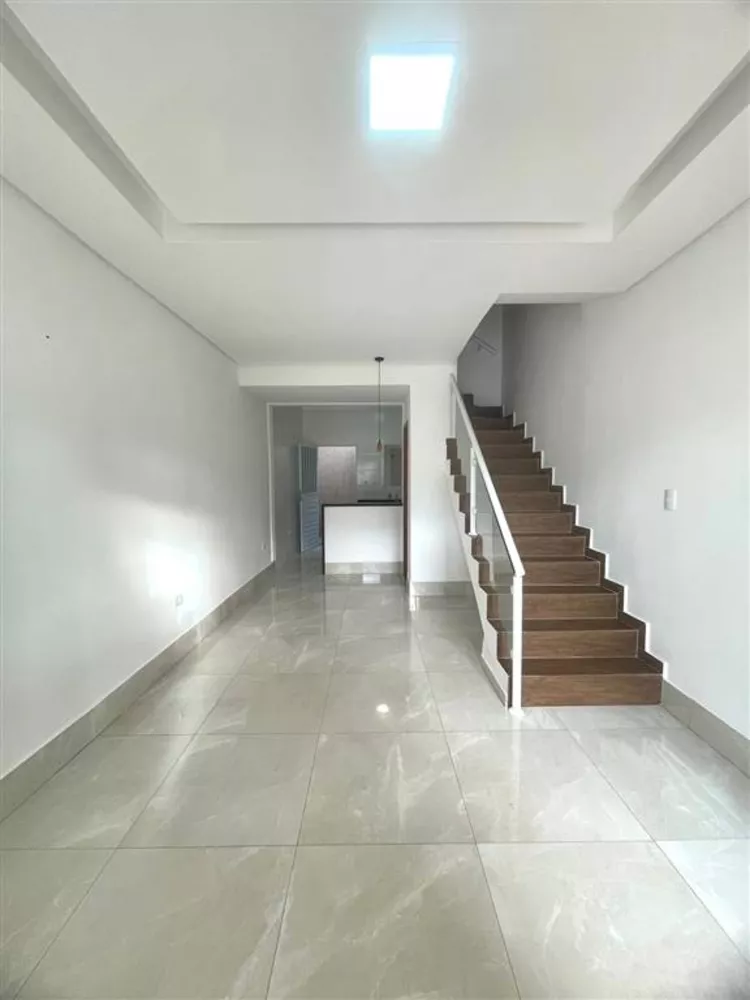 Sobrado à venda com 3 quartos, 88m² - Foto 3