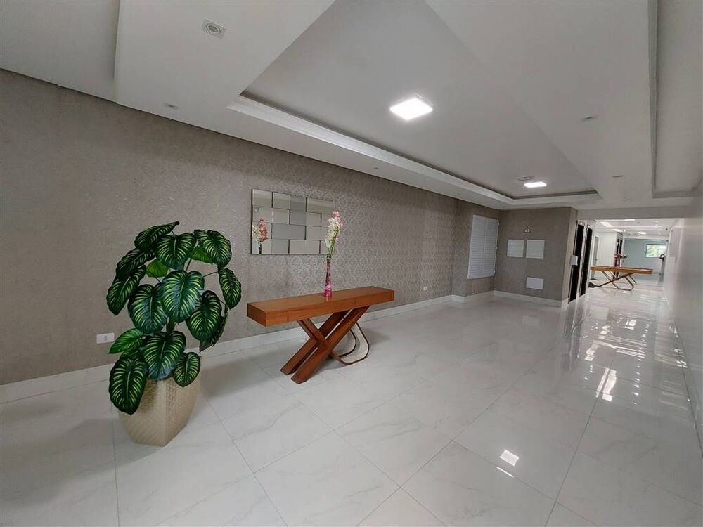 Apartamento à venda com 2 quartos, 70m² - Foto 2